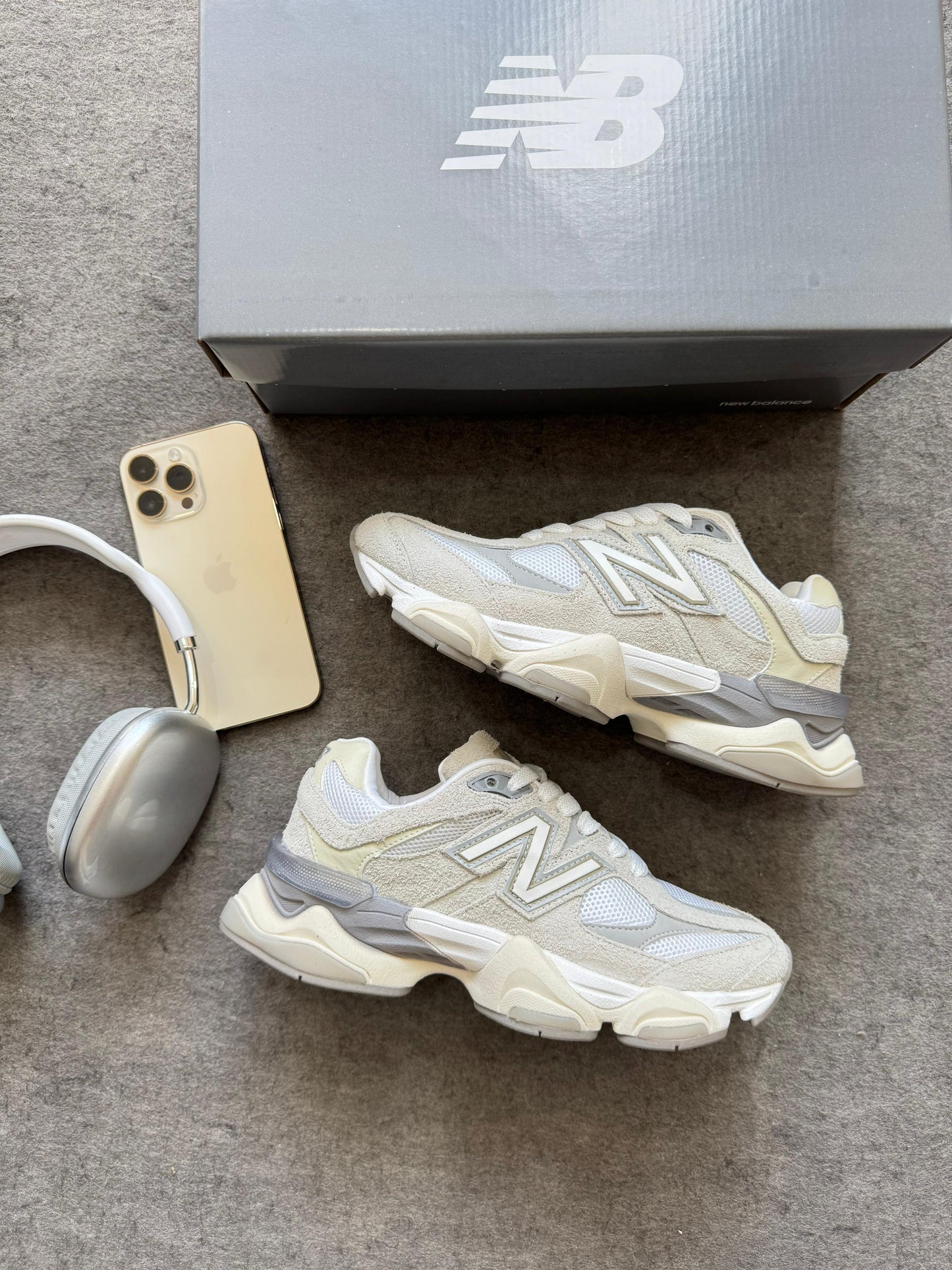 Tênis New Balance 9060 Sea Salt Cinza Prime Couro Legítimo