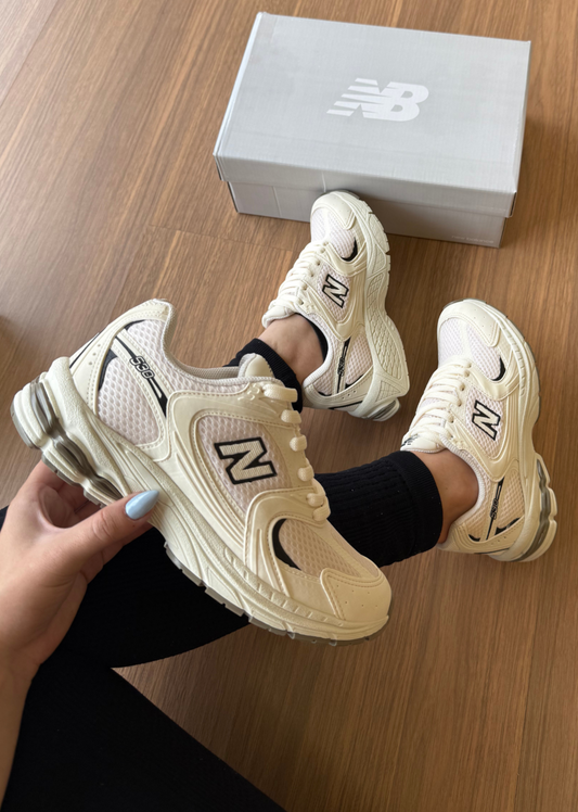 Tênis New Balance 530 Off White Preto