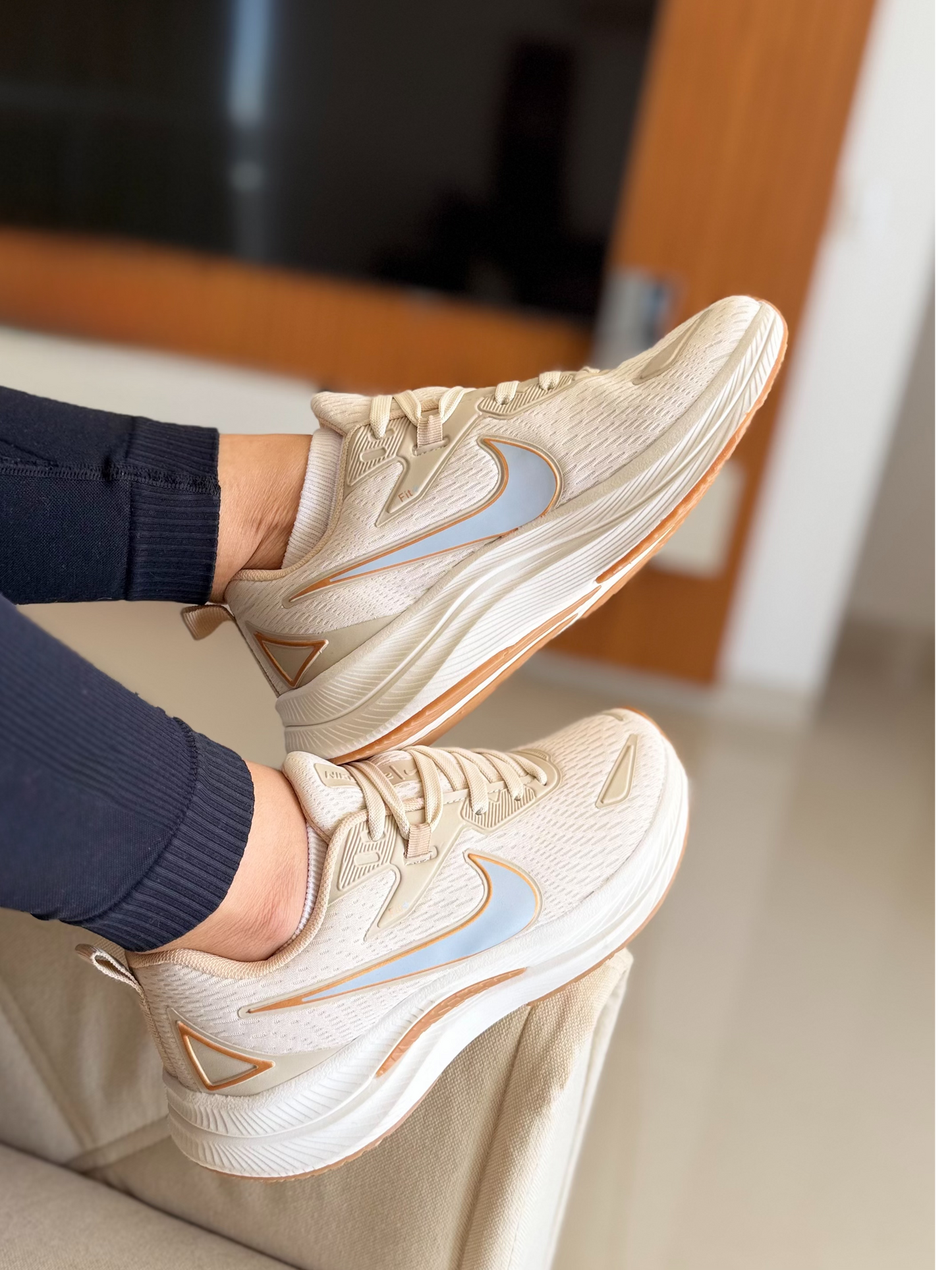 Tênis Nike Running Est 1972 Off White e Caramelo Prime