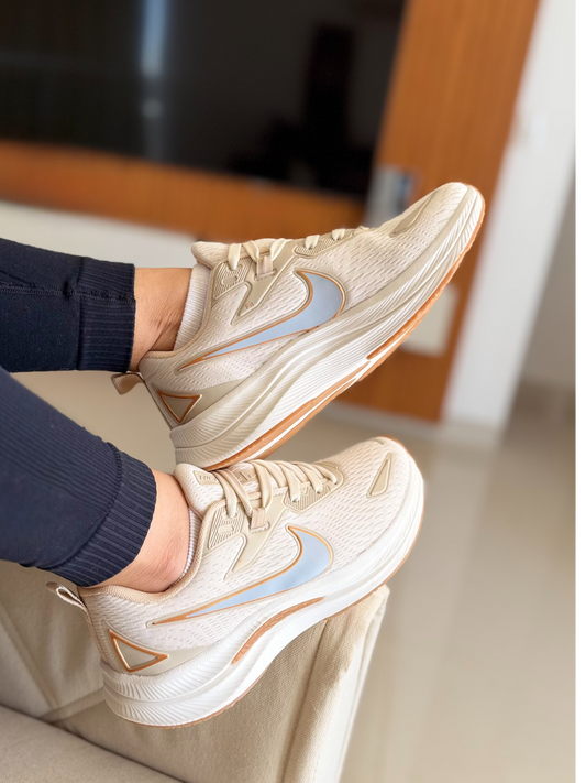 Tênis Nike Running Est 1972 Off White e Caramelo Prime