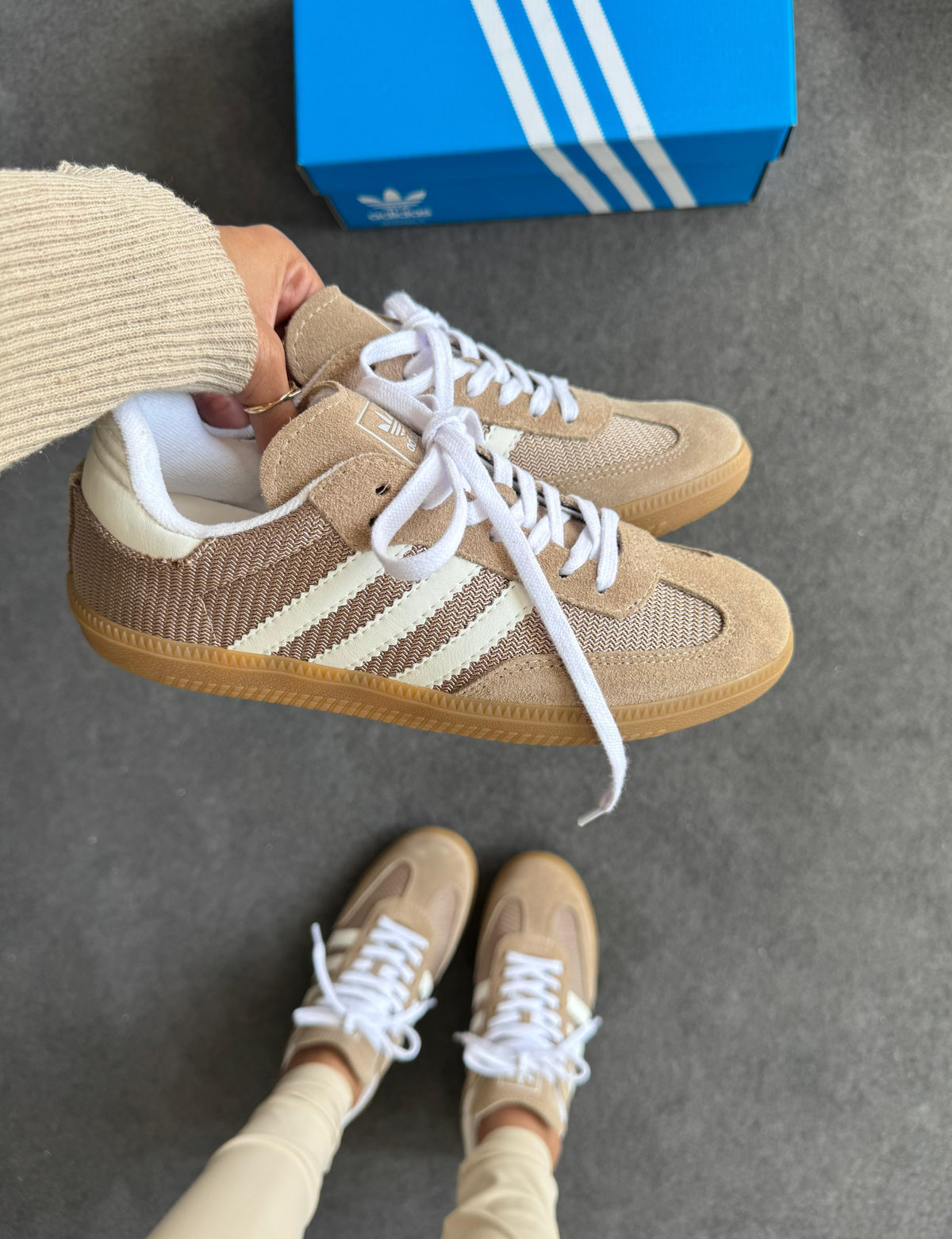Tênis Adidas Samba OG Palha Tricô em Couro Legítimo