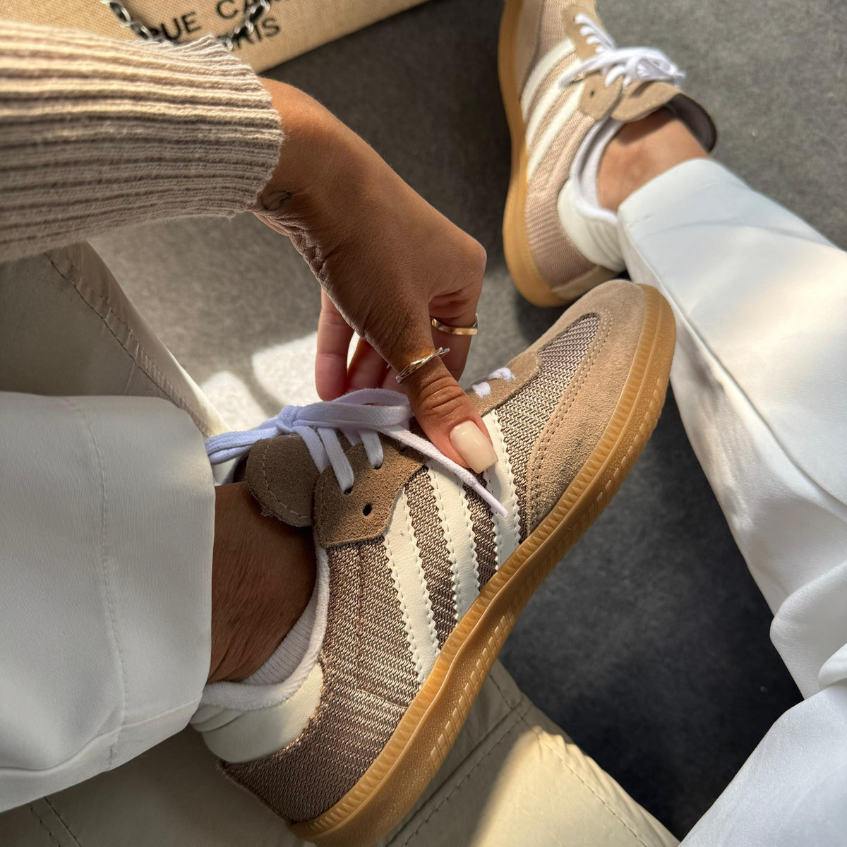 Tênis Adidas Samba OG Palha Tricô em Couro Legítimo