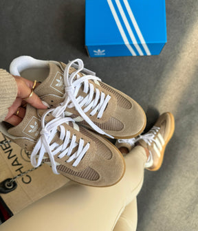 Tênis Adidas Samba OG Palha Tricô em Couro Legítimo
