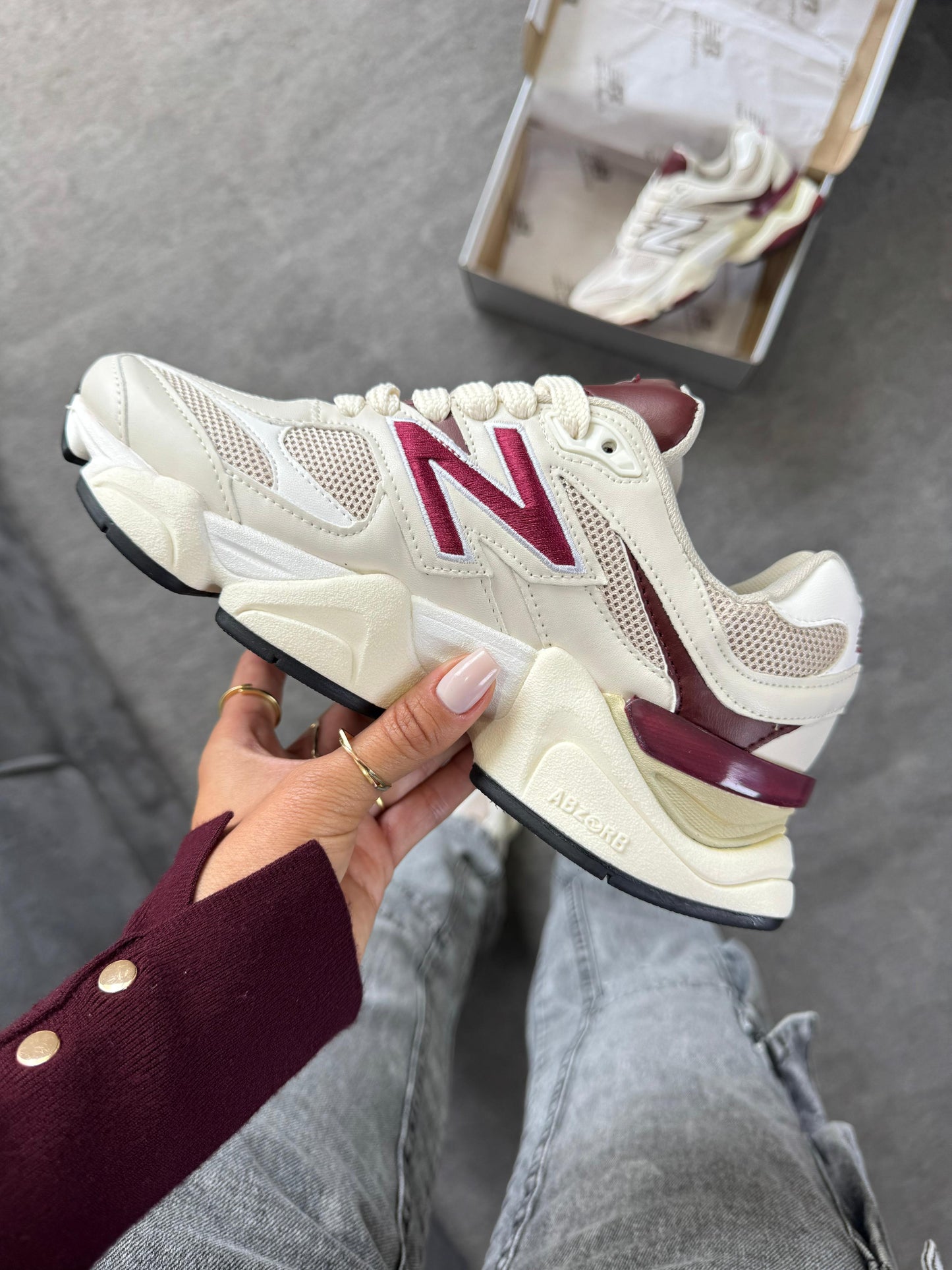 Tênis New Balance 9060 Sea Salt Vanilla Bordo Couro Legítimo