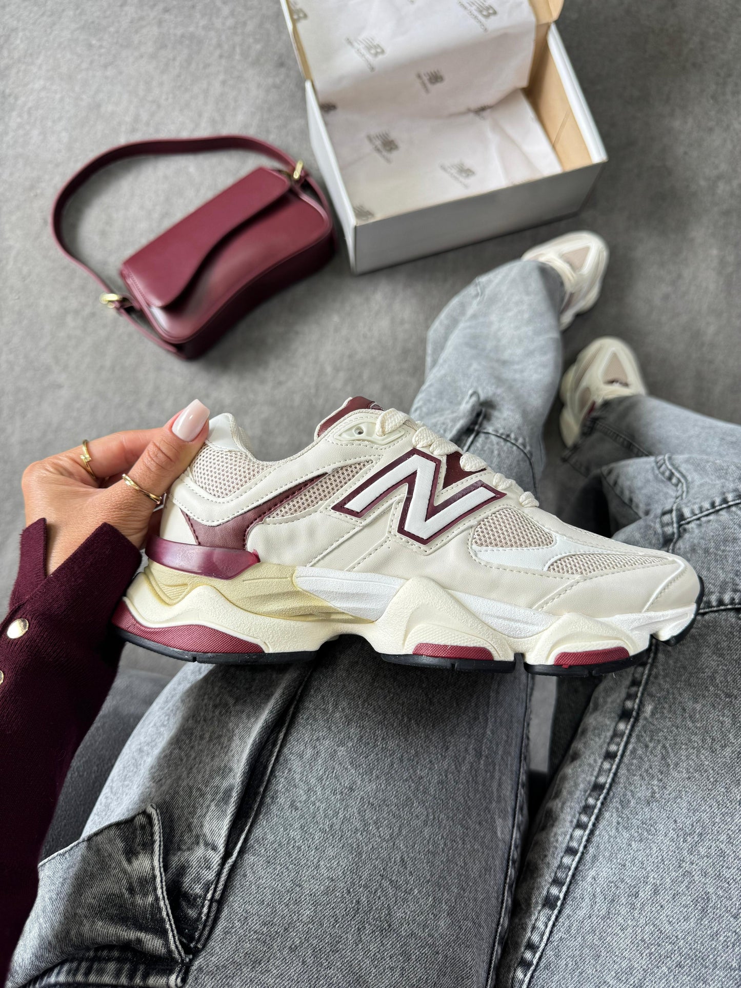Tênis New Balance 9060 Sea Salt Vanilla Bordo Couro Legítimo