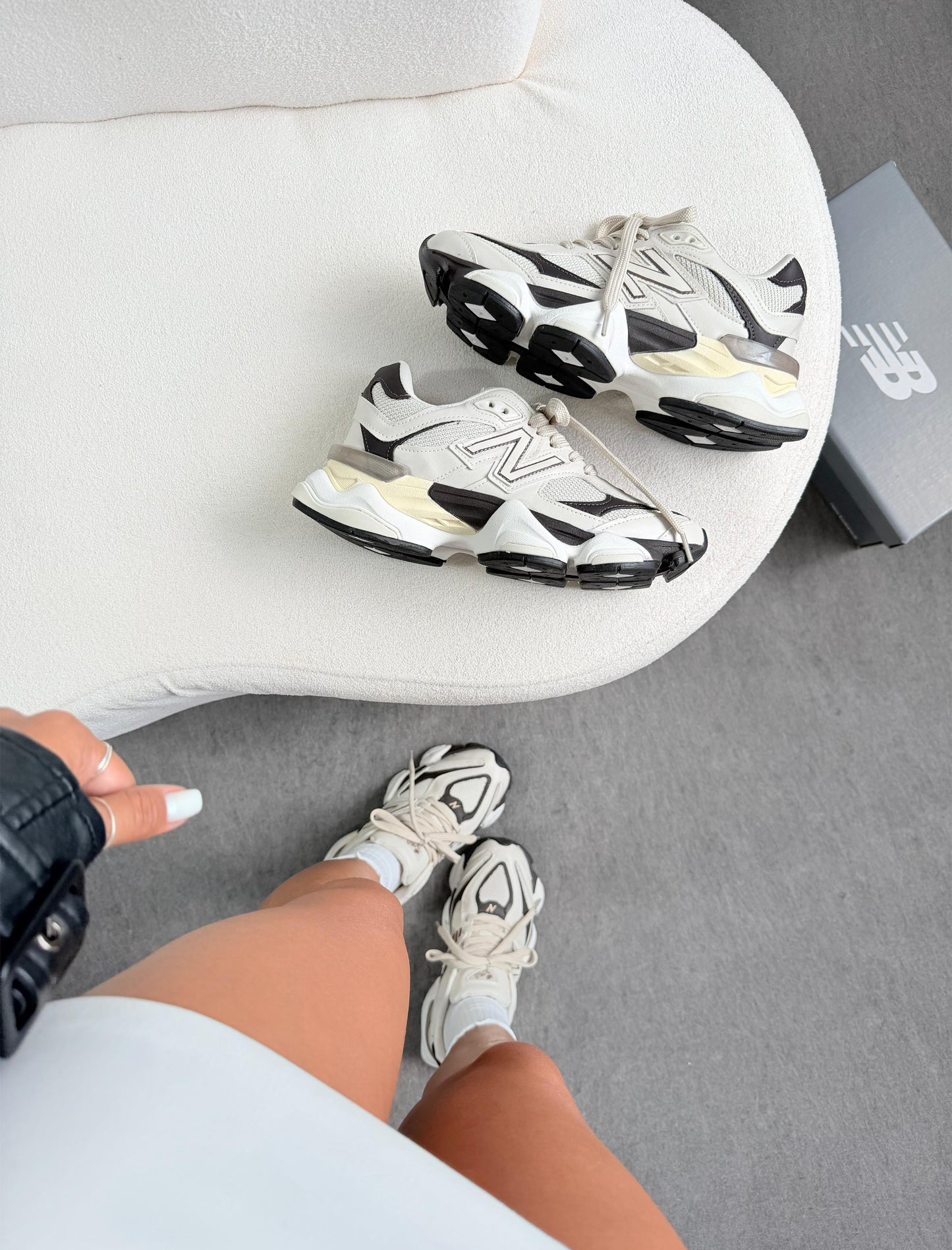 Tênis New Balance 9060 Sea Salt Vanilla Black Couro Legítimo