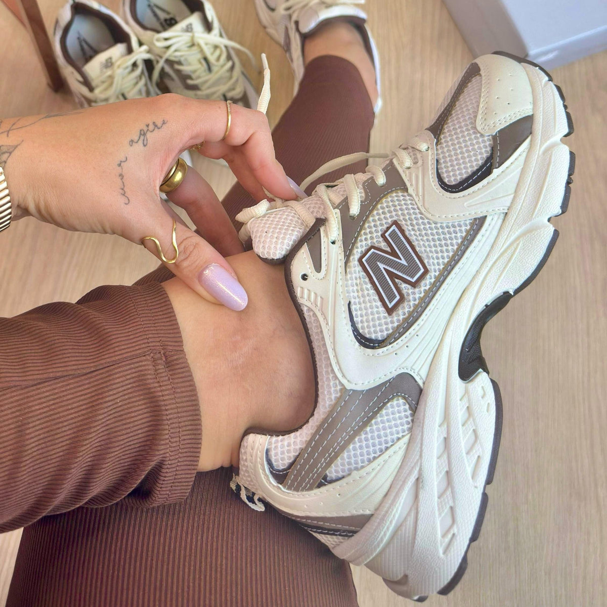 Tênis New Balance 530 Off Café Premium