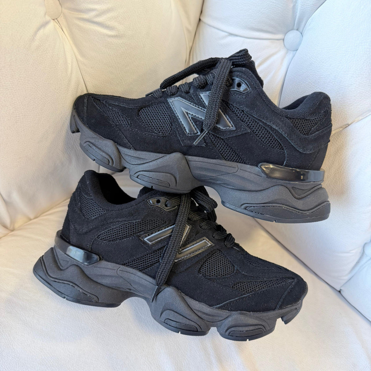 Tênis New Balance 9060 Sea Salt Preto Feminino Couro Legítimo