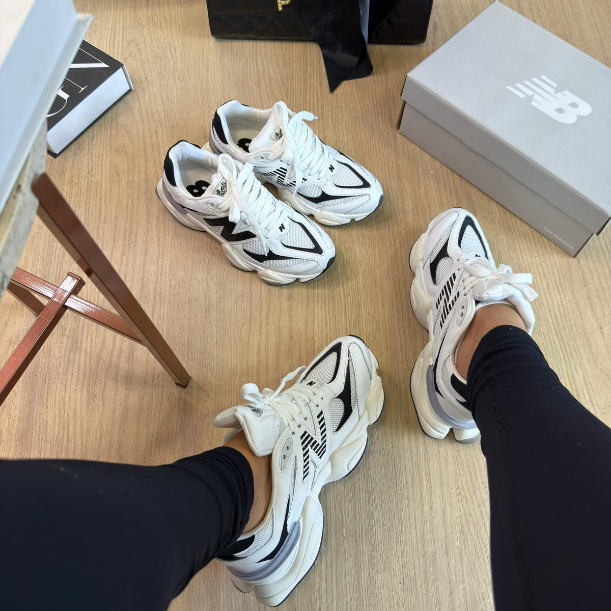 Tênis New Balance 9060 Sea Salt Branco e Preto Feminino Couro Legítimo
