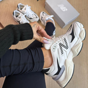 Tênis New Balance 9060 Sea Salt Branco e Preto Feminino Couro Legítimo