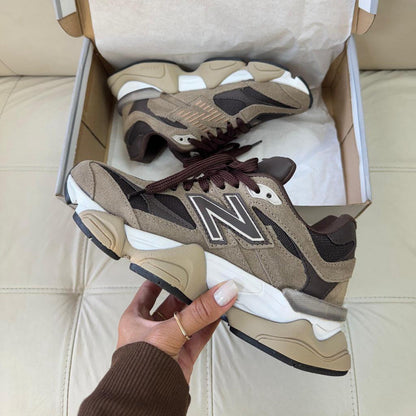Tênis New Balance 9060 Sea Salt Marrom Feminino Couro Legítimo