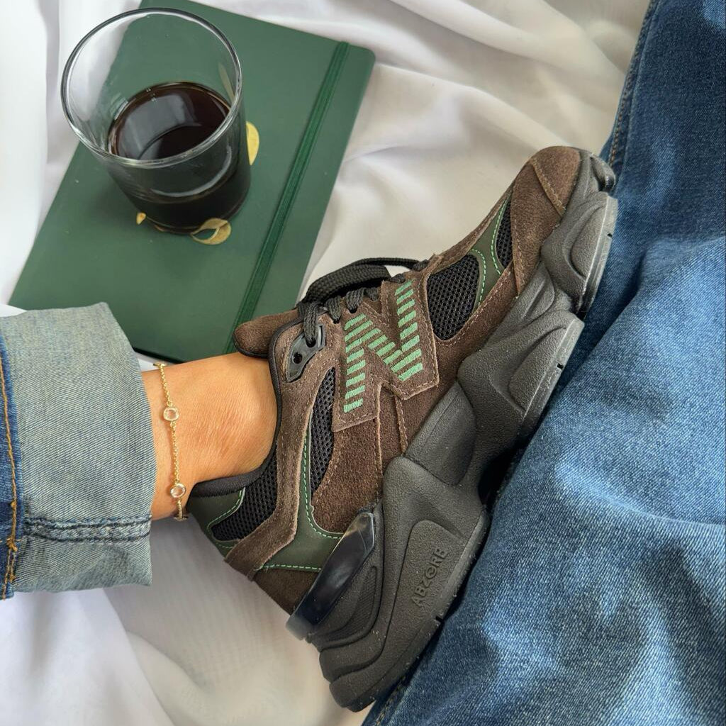 Tênis New Balance 9060 Sea Salt Marrom Militar Couro Legítimo