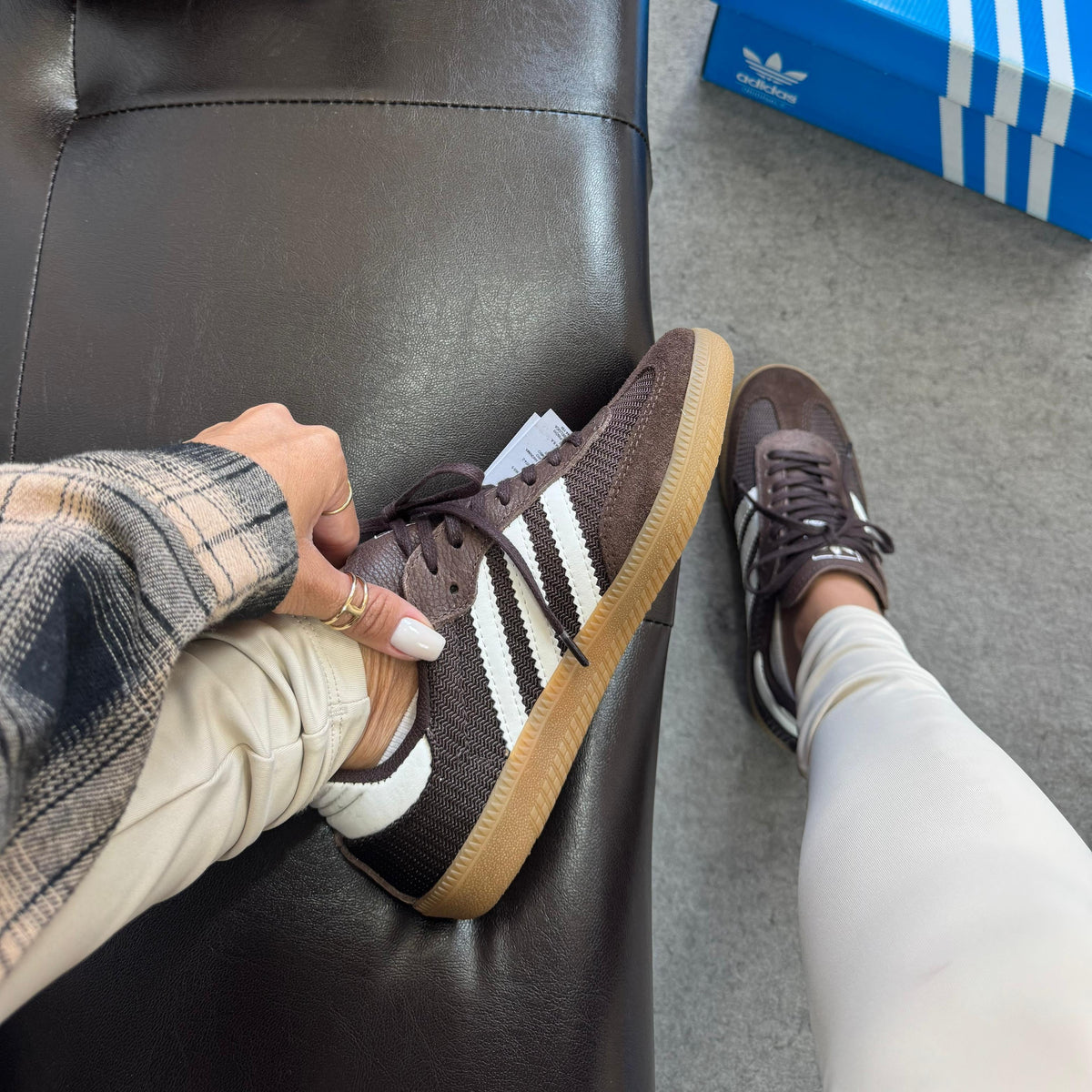 Tênis Adidas Samba OG Café Tricô em Couro Legítimo