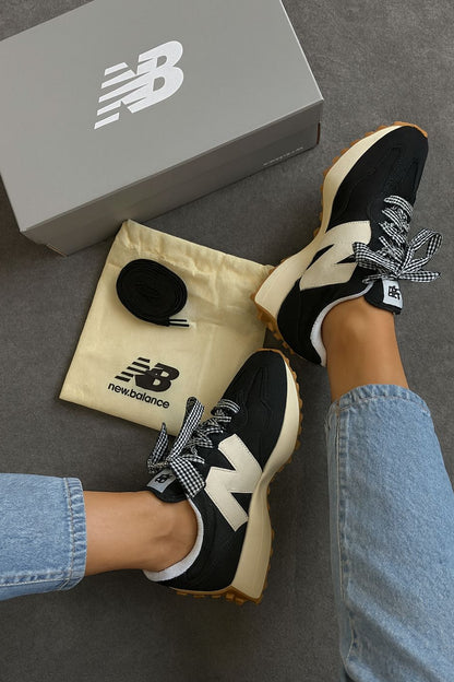Tênis New Balance 327 Black Vegan Vintage Prime