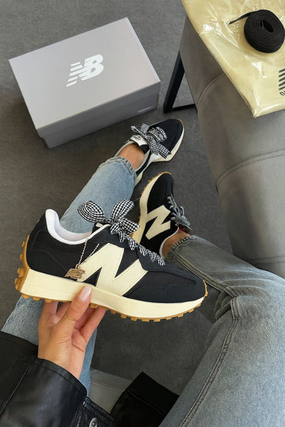 Tênis New Balance 327 Black Vegan Vintage Prime