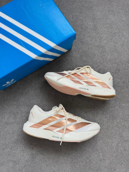 Tênis Adidas Evo SL Branco e Rose Prime