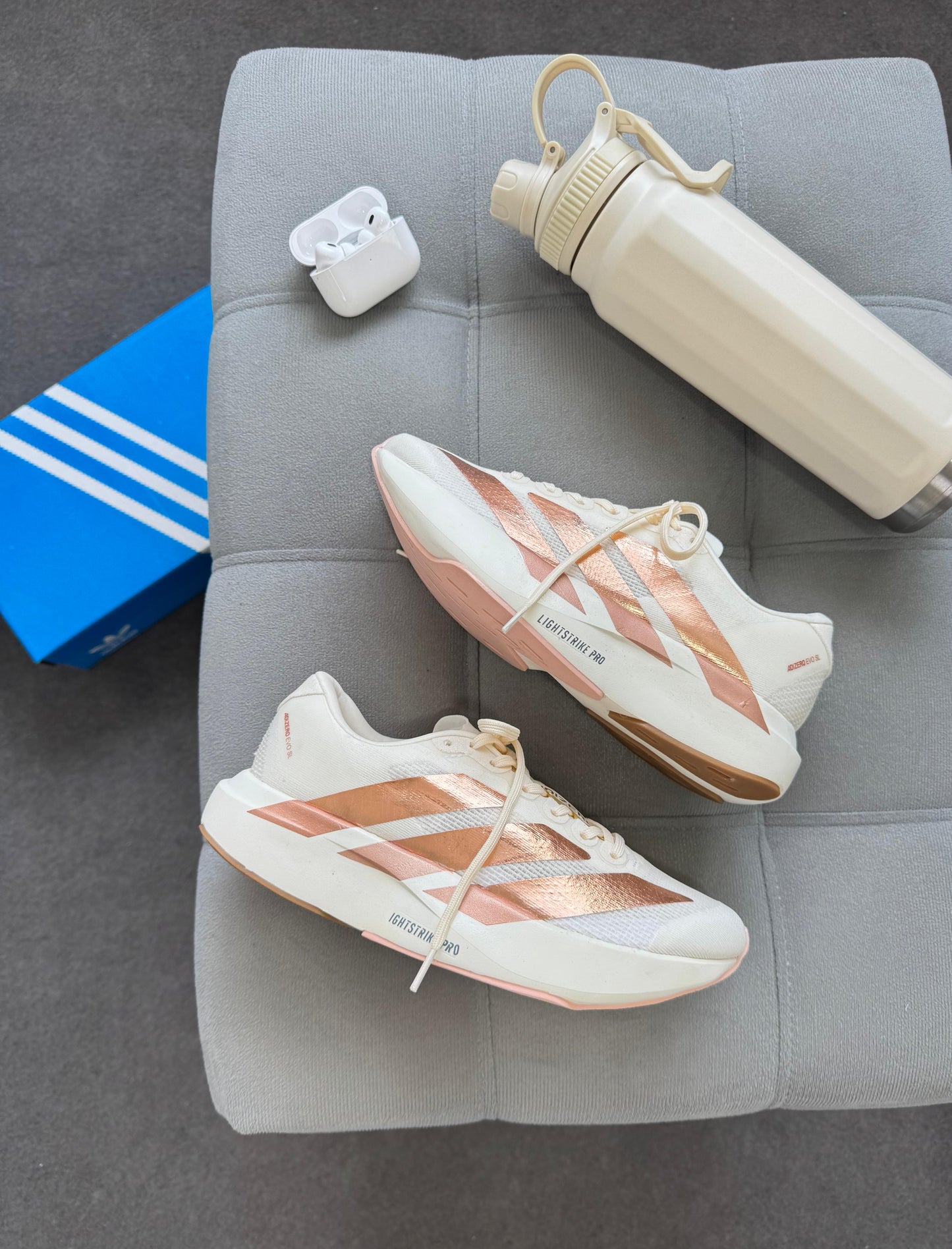 Tênis Adidas Evo SL Branco e Rose Prime