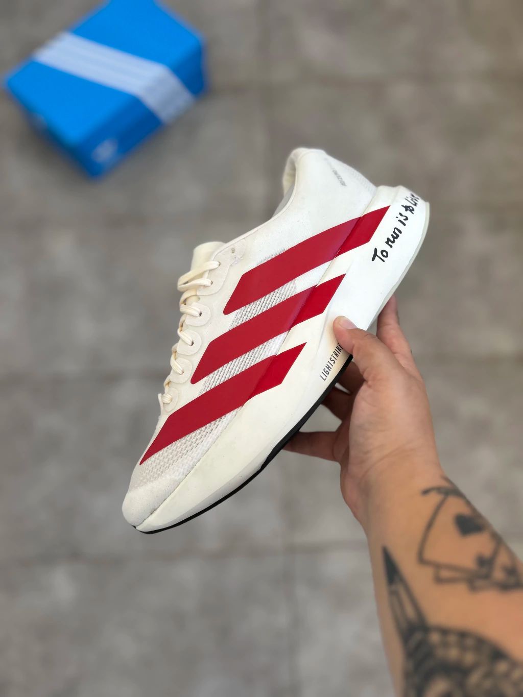 Tênis Adidas Adizero Evo SL Off White e Vermelho Prime