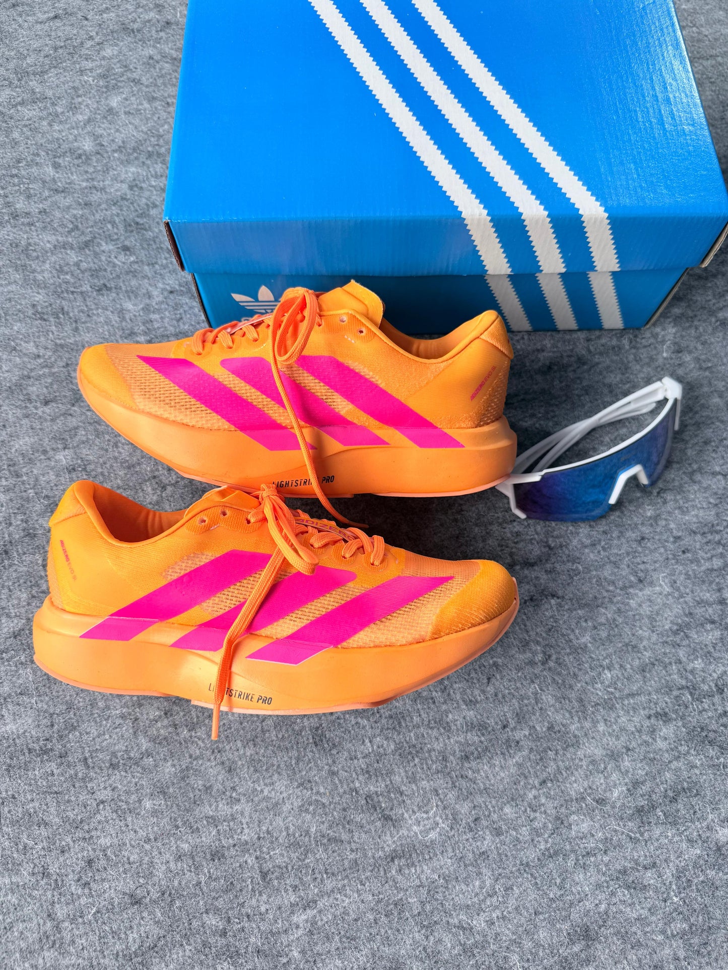 Tênis Adidas  Evo SL Laranja e Pink Prime