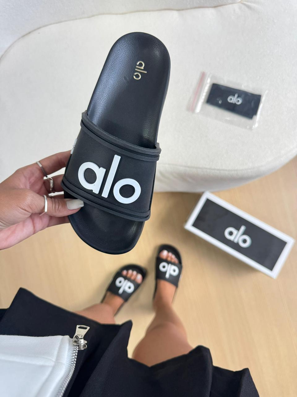 Chinelo Slide Alo Preto+ Tiara Premium