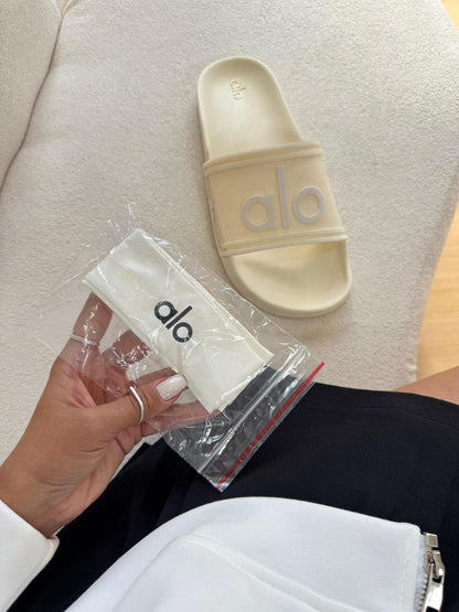 Chinelo Slide Alo Off White + Tiara Premium