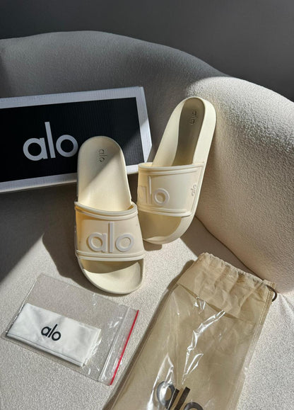 Chinelo Slide Alo Off White + Tiara Premium