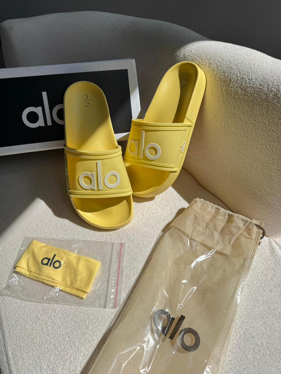 Chinelo Slide Alo Amarelo + Tiara Premium