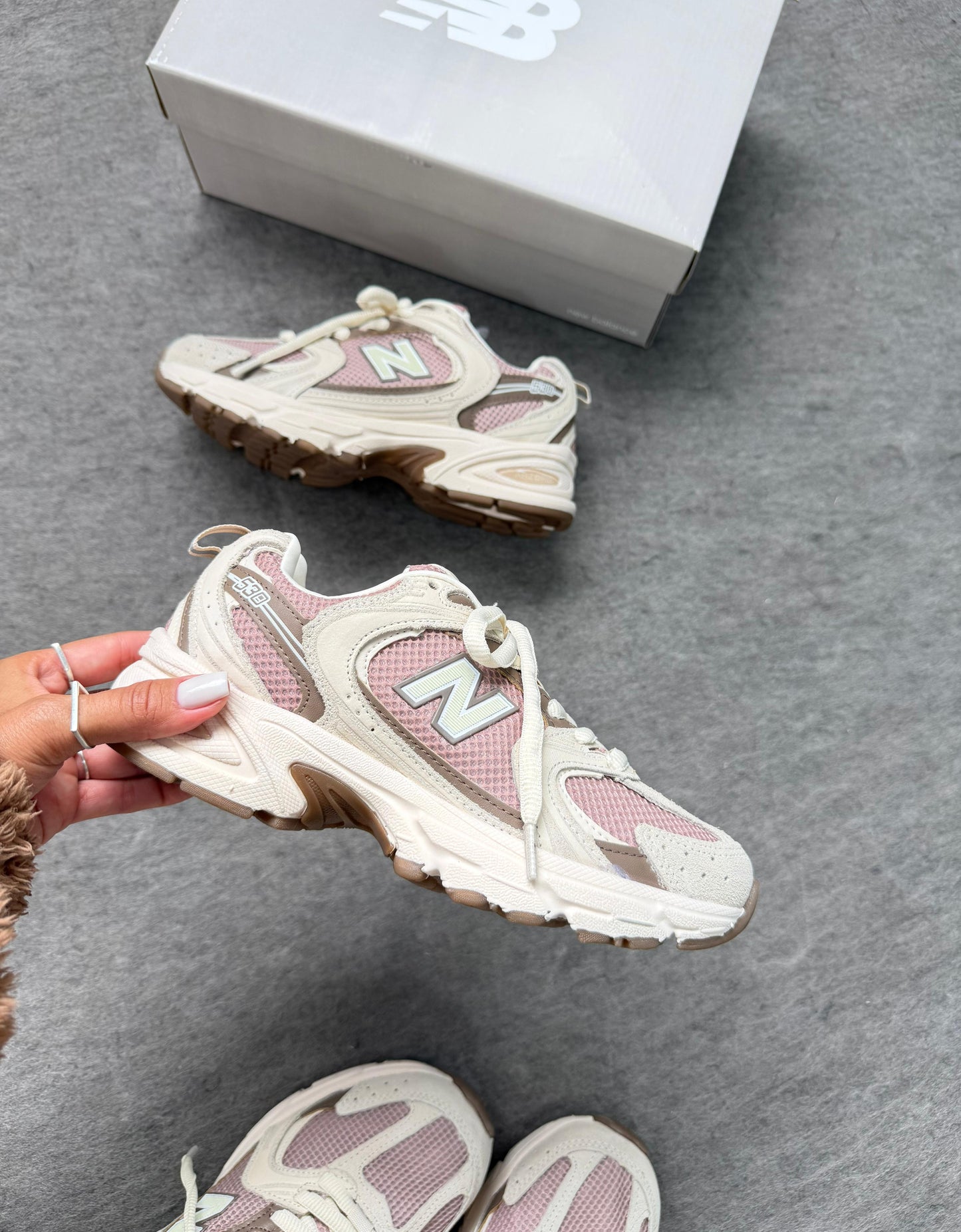 Tênis New Balance 530 Vanilla Rose Luxo