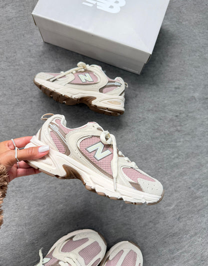 Tênis New Balance 530 Vanilla Rose Luxo