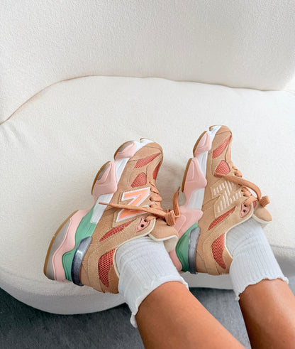 Tênis New Balance 9060 Sea Salt Colorway Couro Legítimo