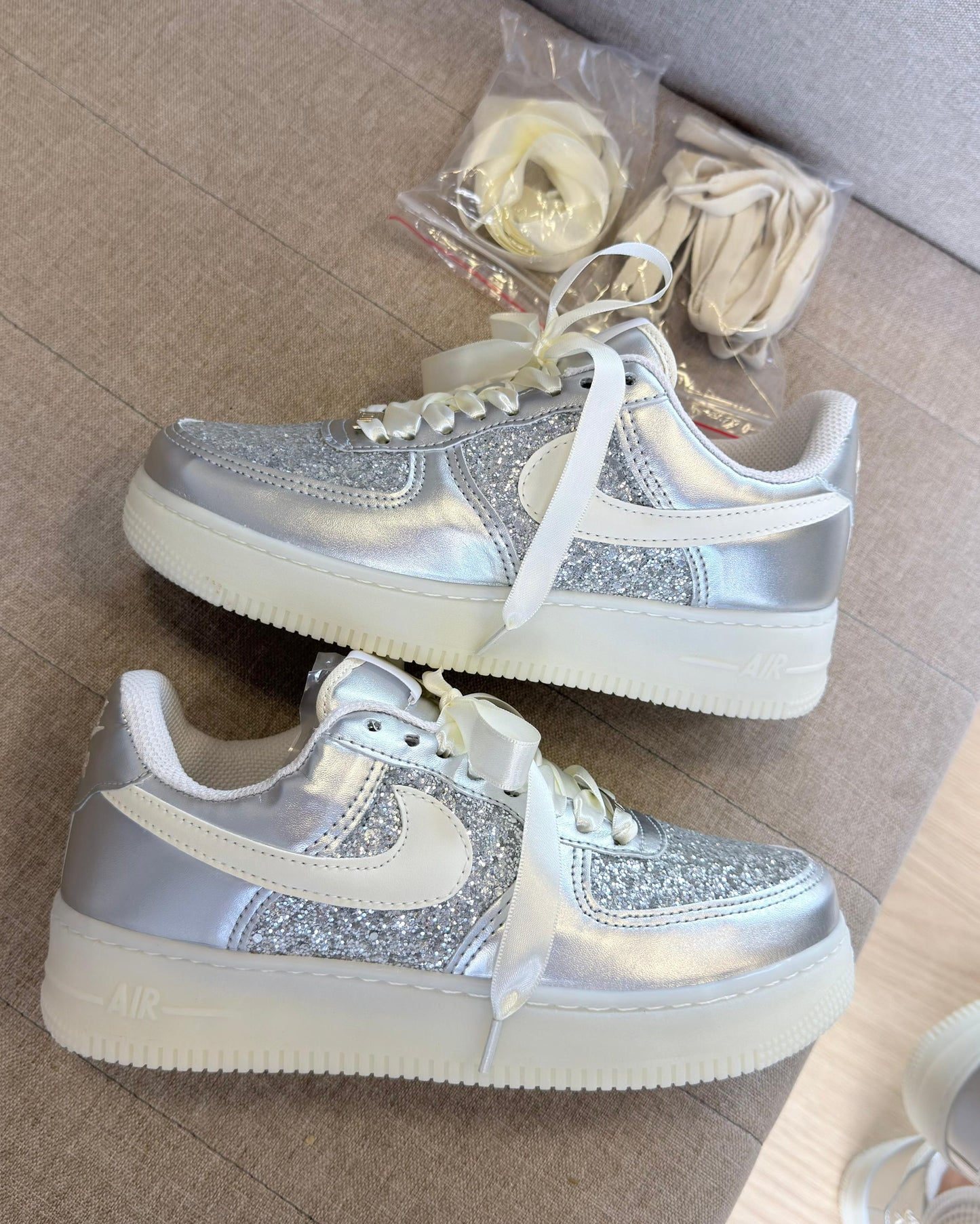Tênis Nike Air Force Prata Glíter Premium