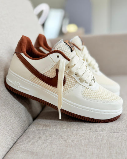Tênis Nike Air Force Off Castanho Premium