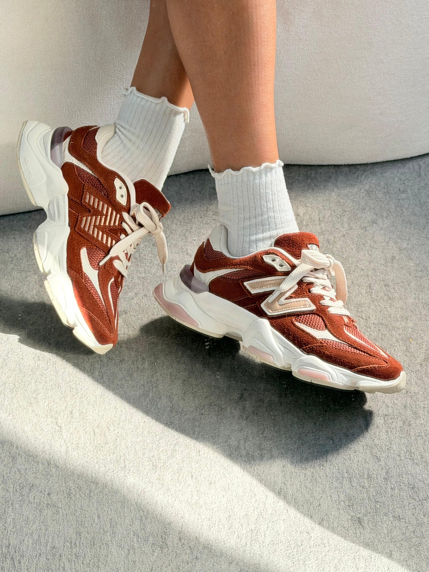 Tênis New Balance 9060 Sea Salt Terracota Couro Legítimo