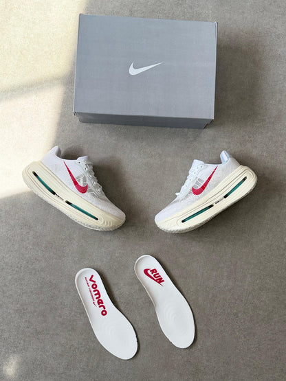 Tênis Nike Vomero Branco e Vermelho Premium