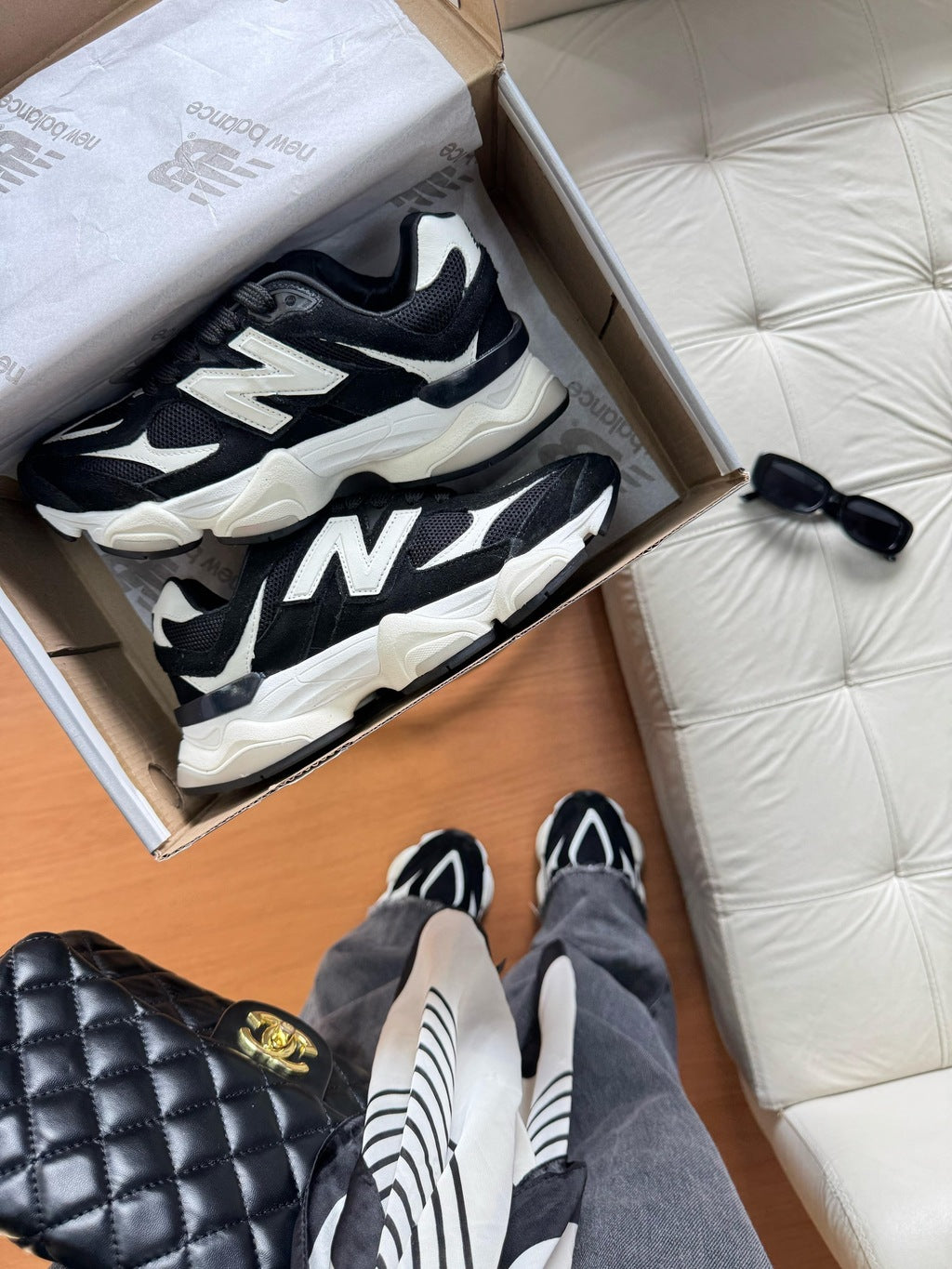 Tênis New Balance 9060 Sea Salt Preto e Branco Feminino Couro Legítimo