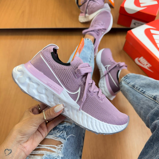 Nike Infinity React Flyknit Lilás Prime (Feminino) – 34 ao 39 | Forma normal | R$ 399,00 | Tênis Divas