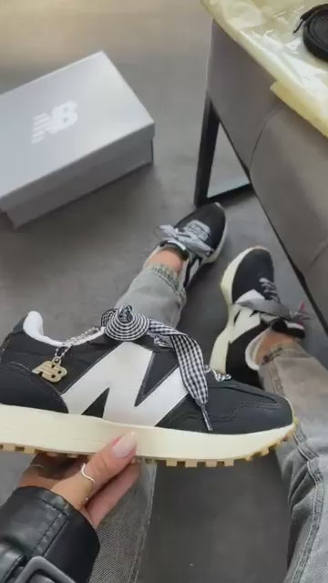 Tênis New Balance 327 Black Vegan Vintage Prime
